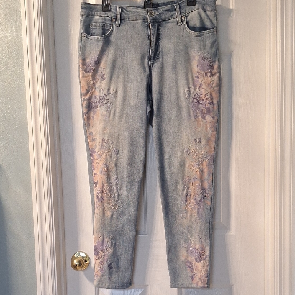 Floral Embroidered Women's Jeans